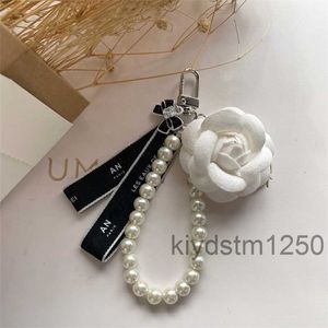 Fashion Pearl Keychain Luxury Flower Bag Charm High Quality Car Keyring for Women 10ZQ