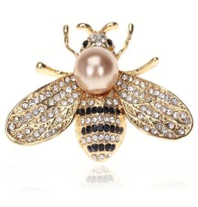 Berömda varumärkesdesign Insektserier Brosch Women Delicate Little Bee Brooches Crystal Rhinestone Pin Brosch Smyckespresenter till Girl7840592