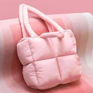 Designer puffy axelväska kvinnor quiltad rymd bomull ner fjäder vadderad stor kapacitet handväska vinter shopping tote bolsas 240129