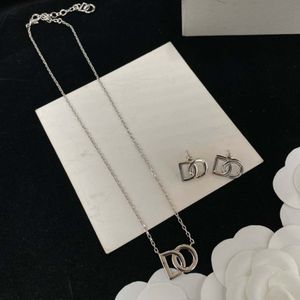 Brincos de colar de prata, colar de designer de moda simples, letras clássicas altamente reconhecíveis, Dia dos Namorados, Casamento, Natal, Aniversários, Presentes, Atacado