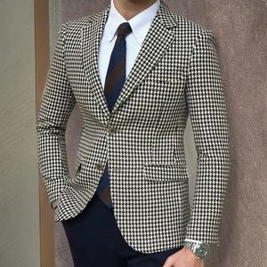 Houndstooth Plaid Blazer dla męskiej menu mokrej z 2 -boczną szczeliną Slim Fit Casual Male Coat Ubrania 240125