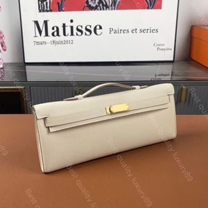 Tutte le pochette di marca realizzate a mano con borsa da cena utilizzando Epsom importato, oro Swift24K per creare un portafoglio da borsetta essenziale per banchetti