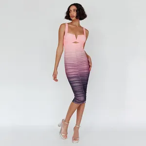 Sıradan Elbiseler Bkld 2024 Kadın Giyim Partisi Moda Gradyan Patchwork Seksi Mesh Spagetti Kayışı V yaka açık arka sarma kalça elbise