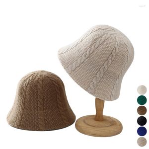 BERETS 2024 Vinter varm Knit Dome Designer Bucket Hat For Women Solid Color Twist Cloche Wide Brim Foldble Sunshade Fisherman Hats