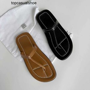 TOTEME TOE MALE DESTRIGANT Flip-Flops Summer Square Proste Flip Flip Flip Flops Skórzane wszechstronne płaskie sandały żeńskie