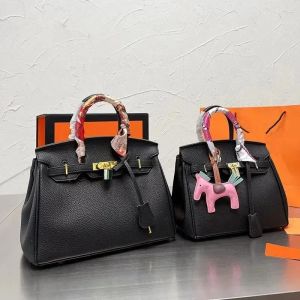 designer Tote Handbags Bags Shoulders Tote Bag Litchi Pattern Leather Women Handbag Outgoing Large Capacity Casual Crossbody Bag 18888