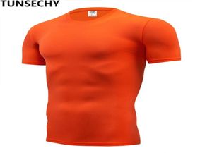 Tunsechy Fashion Pure Color Tshirt Men Kort ärmkomprimering Tight Tshirts Shirt S 4XL Summer Clothes Transport T202846342