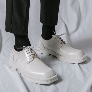 Plataforma de couro de primavera de solado espesso oxfords escorregar na rua Modelo Modelo Casual Mocas