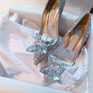 Höga klackar bröllop kvinnor skor diamantpumpar kristallskor strass spetsade tå glitter party skiva 240126