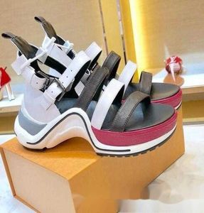 Sandali sneaker da donna Sandali piatti Ciabatte alla moda con quattro cinturini in pelle di vitello Perfetta primavera