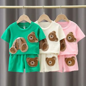 Verão meninas de meninas roupas bordados desenho animado urso camisetas e shorts suiy garoto garoto de manga curta de manga curta de 2pcs de manga curta 240218