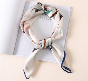 Silk Scarf Women 7070cm Ny tryck Fashion Scarves Small Squares Head Scarf Women Shawl Bag Spring Decorative Scarves4989792