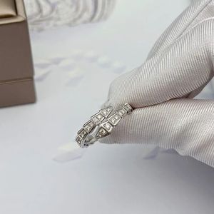 Yüzük 18k Altın Plaka Anillos 5 Stil Seçenekleri Yılan Yüzükleri 3 Renk Yüzük Anellos Sizer 6 7 8 9 Serpentii Anillo Lover Hediyeler Romantik Sevgililer Mücevher Hediyeleri Yüzük Seti Hediye