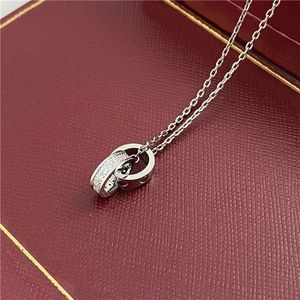 2024 colar feminino para mulher amor jóias pingente de ouro anel duplo de aço inoxidável jewlery moda oval anéis de bloqueio clavicular corrente colares designerQ18