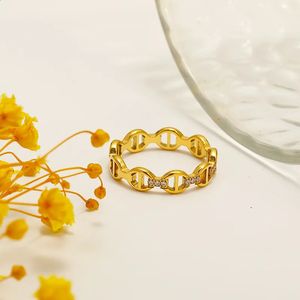 Disegni di lusso Multi anelli da dito geometrici per le donne Gioielli da uomo vintage in acciaio inossidabile Moda Wedding Band Amico regalo 240125