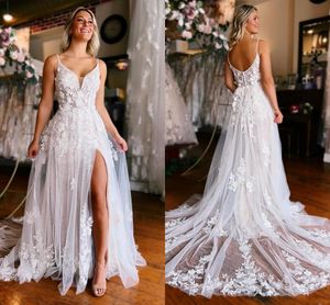 Elegant Summer Bohemian Lace Tulle Wedding Dresses A Line Backless Spaghetti Straps Appliques Ruffles Long Bridal Gowns With Front Split Robes de mariage BC18170