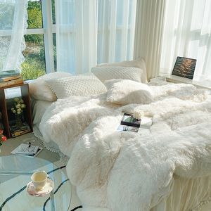 Brand Winter Super Warm Soft Coral Velvet Bedding Set Ins Solid White Plush Quit Cover Quilted Bed Skirt with Pom-pom 240219