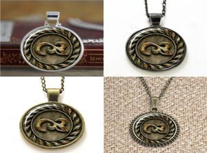 10 Stück The Dark Tower Mark of Eld Inspired Pendant Necklace Schlüsselanhänger Lesezeichen Manschettenknopf Ohrring Armband5618816