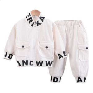 Ny vår sommar- och höstens babytrekläder Set Childrens Fashion Jackets and Pants 2st/Set Childrens Casual Clothing Baby Childrens Clothing 240218