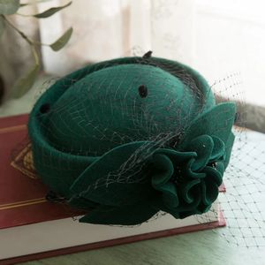 Damskie nieregularne pigułki czapki mody Cloche Hats Woman Felt Party Formal Fedora Church 100 Wool Hat 240127