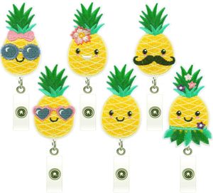 Ananas Badge Reel broderade broscher infällbart drag -id LANYARD CARD Holder Key Ring Pins Fruit Clips6711767
