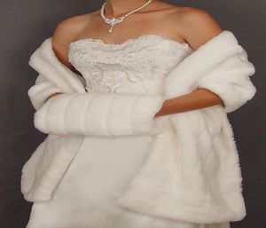 2020 Nytt i Stock Winter White Ivory Faux Fur Jacket Wedding Bridal Wraps Warmer Women sjal Capes med Muffs tillbehör CUST9343268