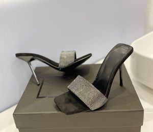 2024 Frühjahr einzeilige Crystal Hot Diamant dekorative Sandalen Designer sexy lässige Damenschuhe EU35-42 mit Box