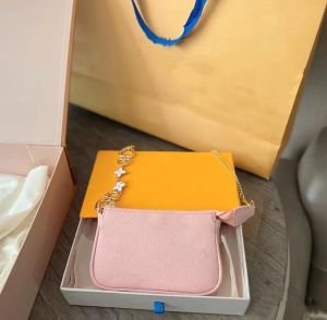 Дизайнерская сумка Мини-розовая сумка через плечо Женская сумка из крупного рогатого скота Модная жемчужина Сакура Аксессуары Подмышечный пакет Высококачественный кожаный кошелек-кошелек