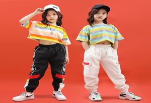 衣料品セットクールなデザインティーンエイジガールクロップトップTシャツとズボンセットファンシーヒップ年齢4