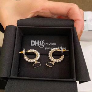 Chic Hoop Pearl Drop Stud Luxury Double Letter örhängen Stylish Gold Plated Stud Valentine Gift With Box