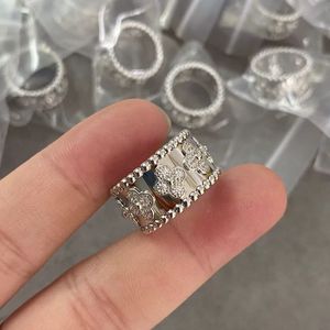 2024 vierblättriges Kleeblatt Cleef Ring Kaleidoskop Designer Ringe für Frauen 18K Gold Silber Diamant Nagel Ring Luxus Ringe Valentinstag Party Designer SchmuckQ5
