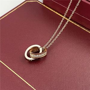 2024 Damen Halskette für Frau lieben Schmuck Gold Anhänger Dual Ring Edelstahl Jewlery Mode ovale ineinandergreifende Ringe Clavicular Ketten Halsketten DesignerQ17