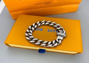L Jia Donkeys Classic AllSteel Halskette Armband Geschnitztes kubanisches Armband Halskette Mode AllMatch Paar Armband Halskette7588959