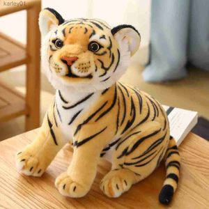 Animali di peluche ripieni 23 cm Simulazione Baby Tiger Toy Morbido animale selvatico Foresta Bambole cuscino per bambini Ragazzi Regalo di compleanno YQ240218