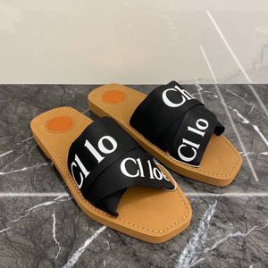 Sandálias de designer Woody Mule Flat Slides Designer Chinelos de Lona Carta Sandália Chinelo Sapatos Casuais Fundo Grosso Net Vermelho Verão Flat Flip Flops Mulheres