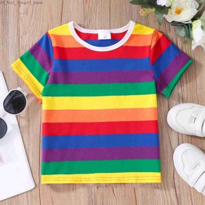 تي شيرت Tshirt Kids for 2-7y Summer Boys Girls Short Sleeve Rainbow Stripes Top Catton Cotton Clothing Tops Baby Kid T-Shirt Q240218