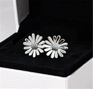 Yüksek kaliteli% 100 S925 STERLING Gümüş Pave Daisy Çiçek İfadesi Saplama Küpe Avrupa Tarzı Mücevherleri228Q7256292