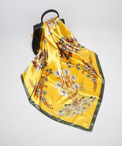 2018 Buona qualità nuova simulazione sciarpa di seta femminile 90 cm stampa gerbera gialla asciugamano quadrato piccoli regali raso donna stampa scialle3435761