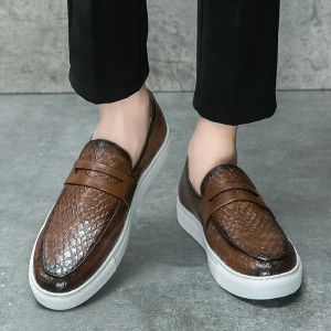 Klassisk Spring Mens Casual Penny Slip-On Loafers Driving Fashion Man Bekväm läder Lazy Business Dress Shoes B B