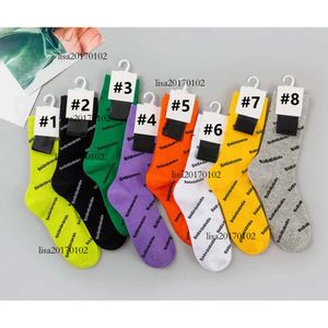 UOMO DONNE SOCKS DESIGNER SCHEDING CLASSE LETTER BA COMETTO COMETTO COTON FRESABILE FASHIO DI ALTA QUALITÀ 8 tipi di libertà di colore da scegliere