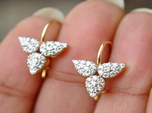 2020 Personlighet Micro Zirconium Trifoliate Earrings Kvinnliga nätörhängen Kvinnor Bröllopörhängen Fashion Jewlery Gift3279863