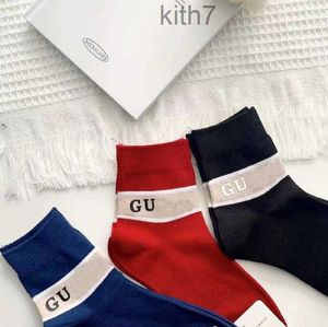 Designer Dreidimensionale Brief Heißpräge Socke für Männer Frauen Luxus Gu Bal Atmungsaktive Baumwolle Sportsocken Unisex 9IH0