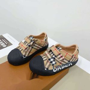 Burberyitys Shell Childrens Letter Fashion Checkered Head Board Shoes Estilo Fashion Confortável e Casual Tênis de corrida para meninos e meninas