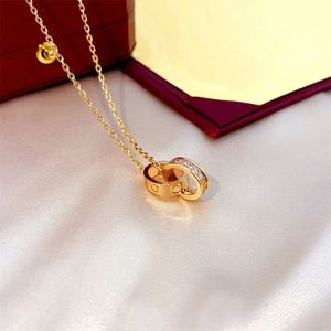 2024 colar feminino para mulher amor jóias pingente de ouro anel duplo de aço inoxidável jewlery moda oval anéis de bloqueio clavicular colares designerQ16