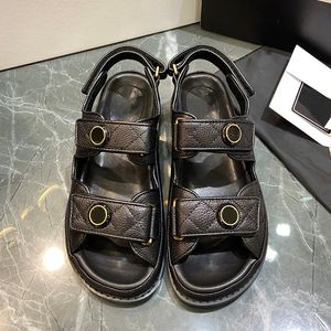 Designer Sandaler Slipper Högkvalitativa kvinnors glider kristallkalv läder casual skor quiltad plattform sommar bekväm strandspänne remm mjuka chunky skor