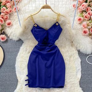 Casual Kleider Sommer Koreanische Version Sexy Mode Einfarbig Hohle Taille V-ausschnitt Hosenträger Kleid Weibliche Hohe Enge A-linie Rock