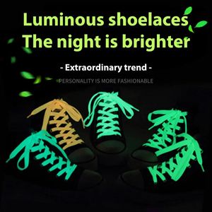 10 Par 6 färger Lysande skosnören Flat lämplig för alla skor Fluorescerande snören Party samlas på nattkörning unisex shoelace 240130