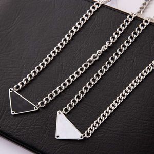 Designer Silver Color Mens Necklace Women Triangle Letters Love Trendy Punk Men Emamel Cool Street Womens Pendants Halsband Damkedjor Luxury Jewlery