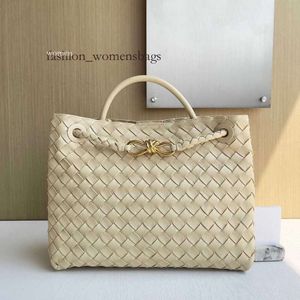 Marca 10a 1:1 Nuova borsa di design Donna intrecciata Famiglia 8 linee Fibbia Borse per documenti ufficiali a spalla singola portatile in vera pelle originale