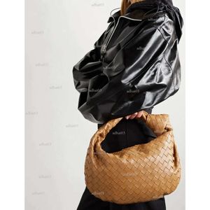 Cowhide Knot 36 cm totes väver riktigt läder handgjorda sele stora kapacitet shoppare väskor designer underarmväska plånböcker och handväskor 2485 68